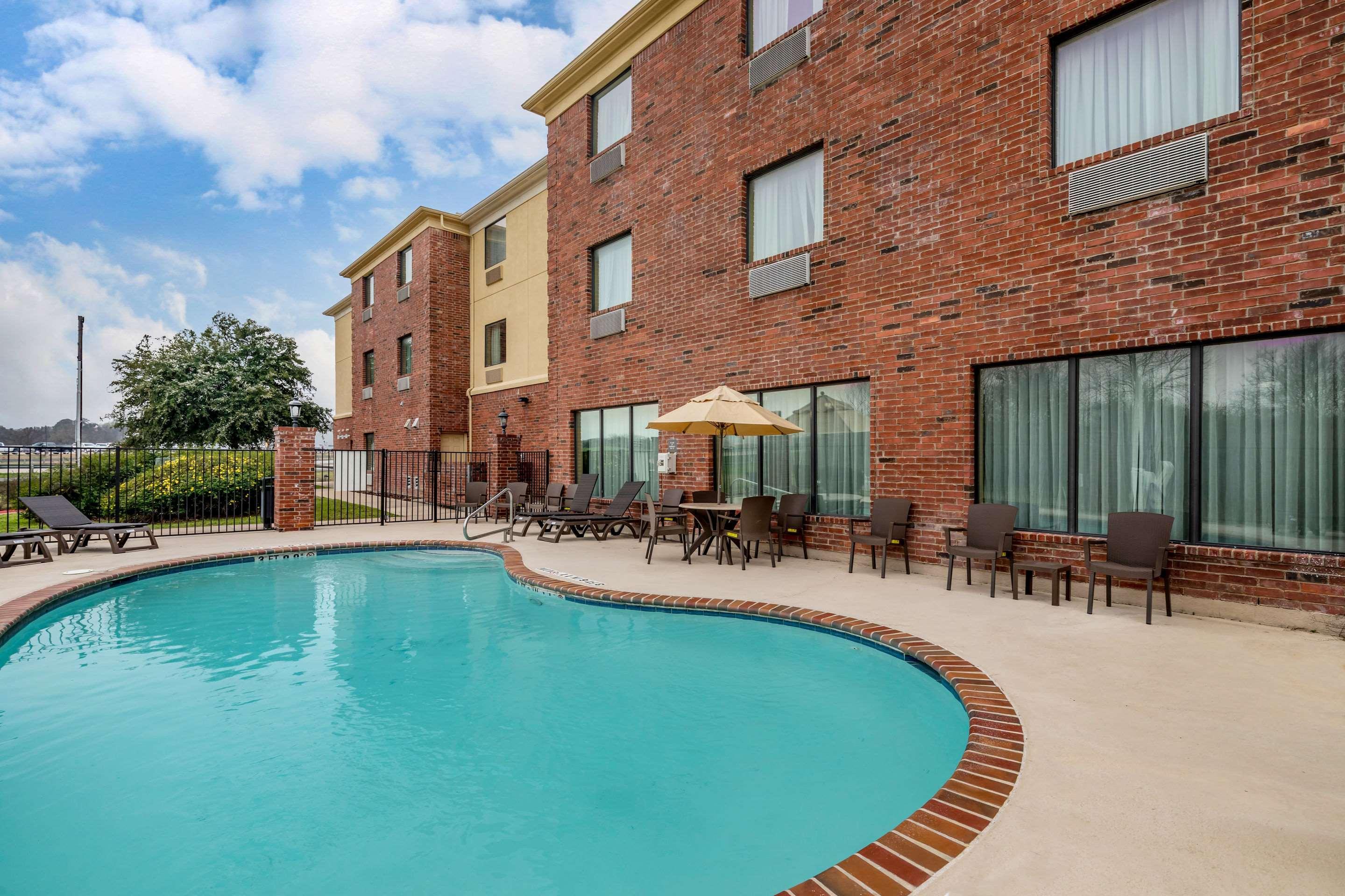 Comfort Suites Ennis Esterno foto