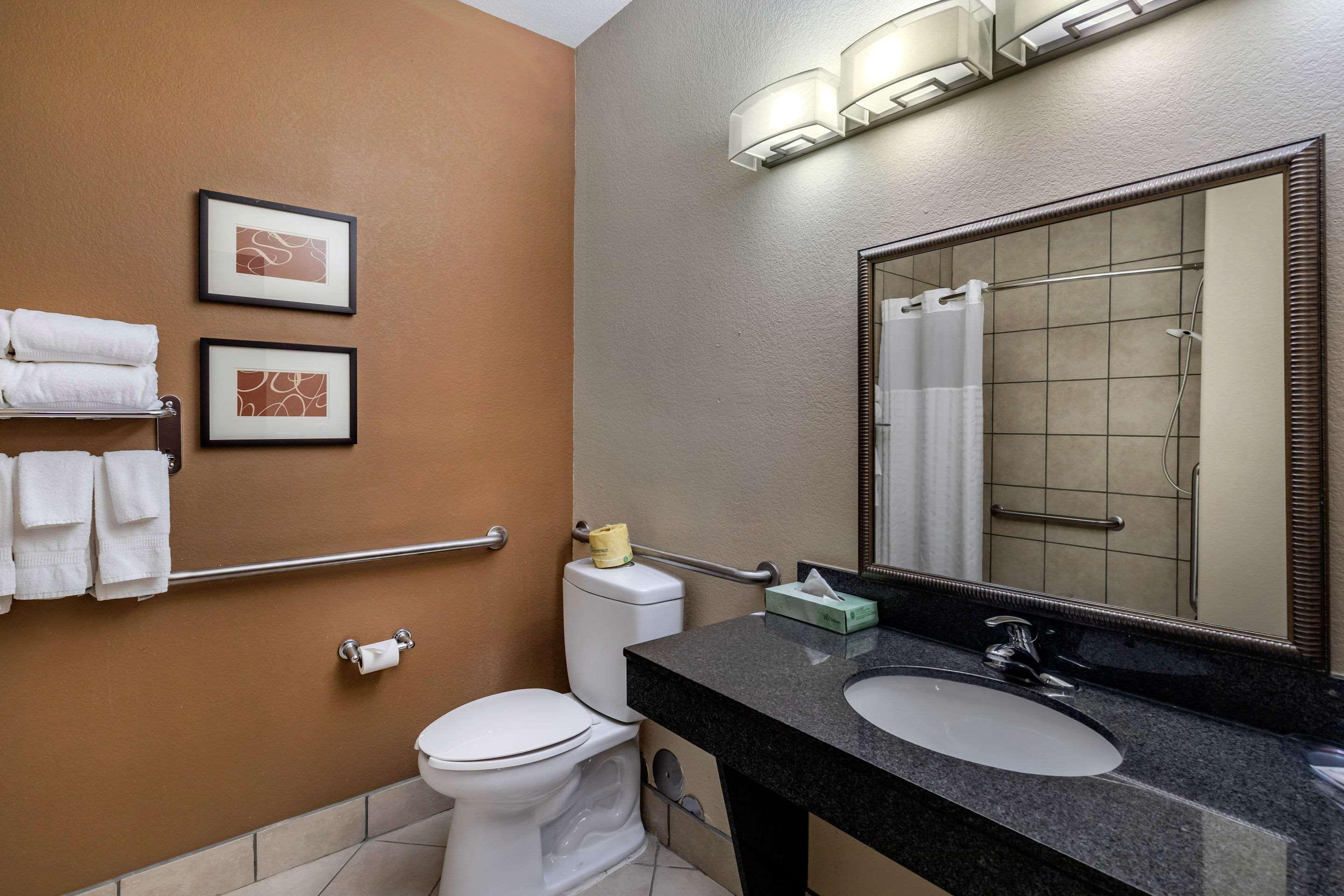 Comfort Suites Ennis Esterno foto