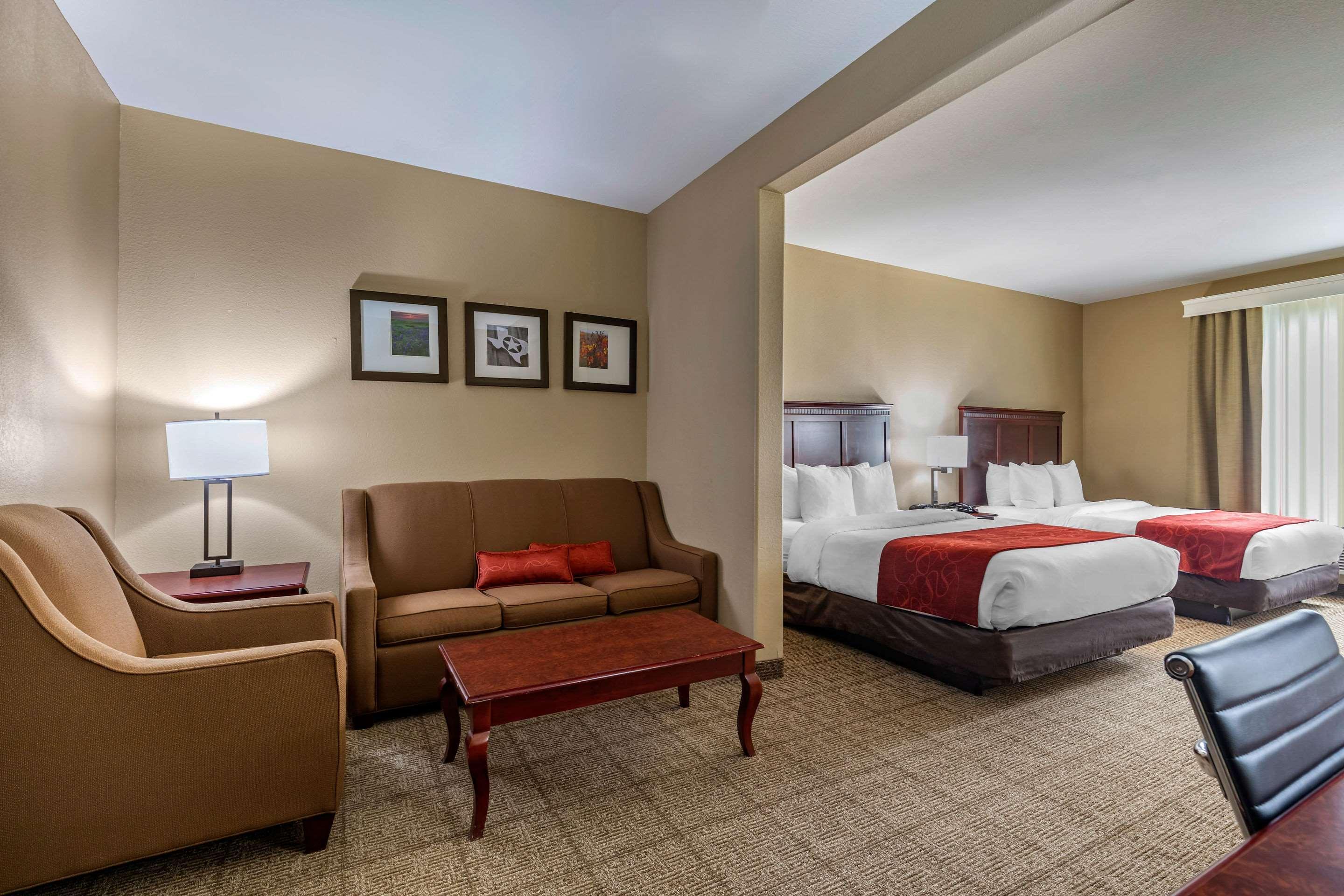 Comfort Suites Ennis Esterno foto